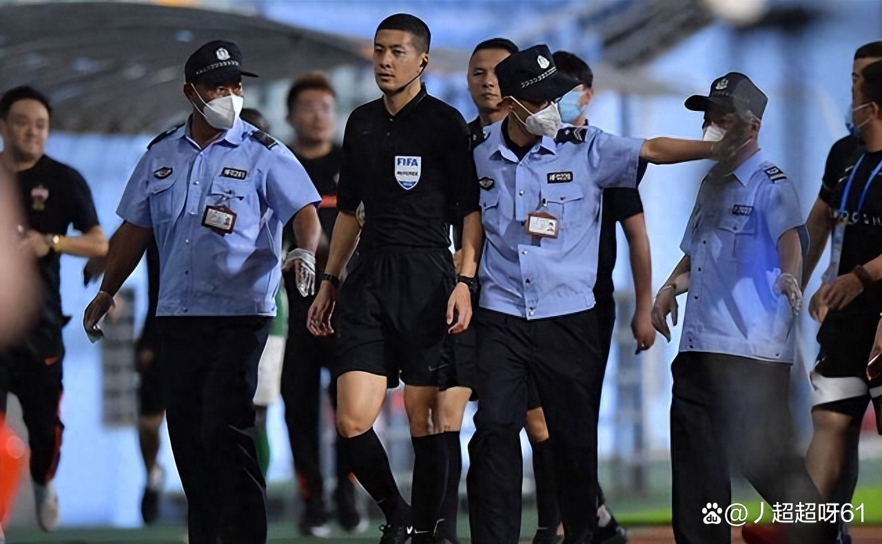 爱游戏全站 -转折点拜仁慕尼黑止住颓势，葡超赛后攻防权衡，球迷炸锅，心理建设被强调 