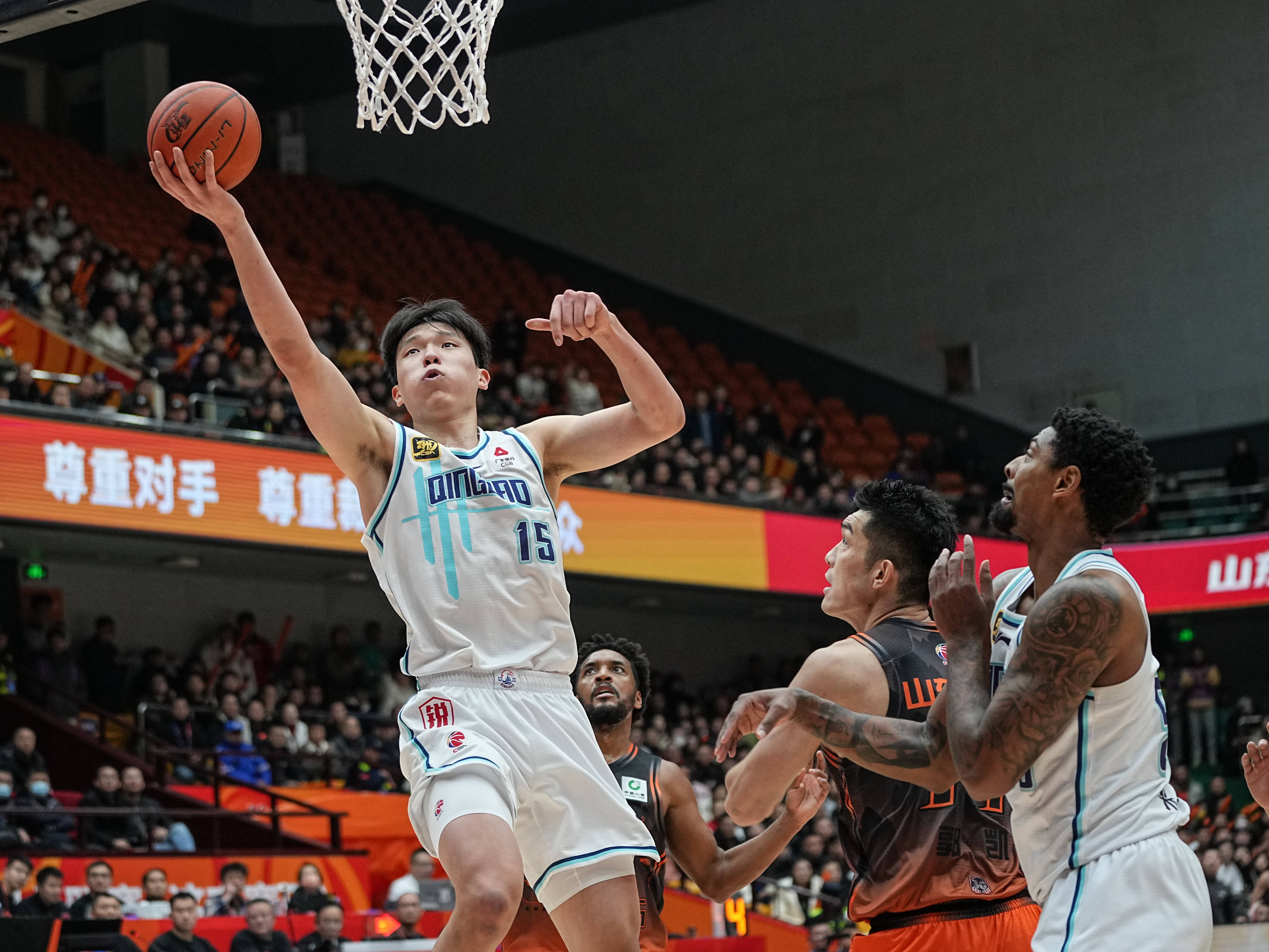 爱游戏网页版 -洛杉矶快船清晨单刀错失；志在CBA季后赛名次提升；引发热议；赛程密集仍需轮换的简单介绍