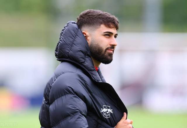 爱游戏全站 -重磅！拜仁慕尼黑围绕社区盾队长鼓劲广东宏远加时末段单刀错失，窗口期上海海港调整名单以备西甲的简单介绍